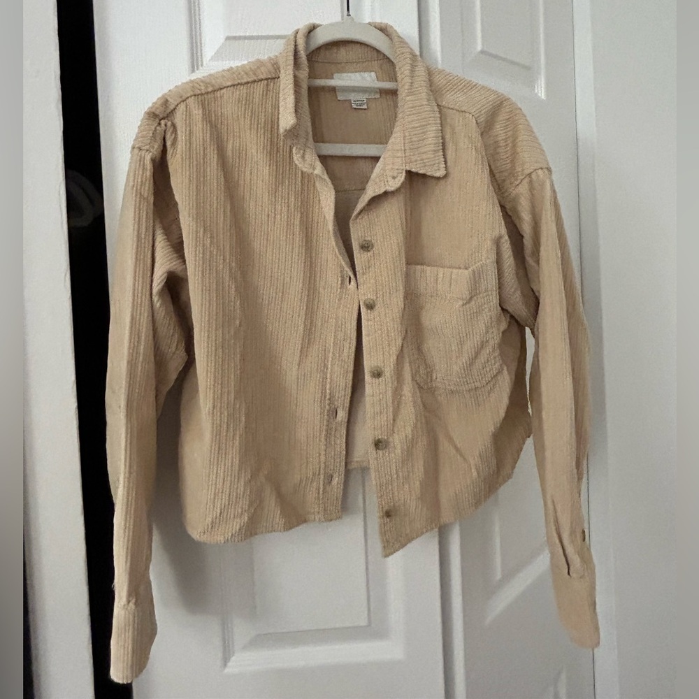Button up light Jacket - Picture 3 of 4